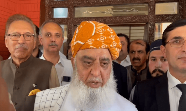 Despite fierce coalition government-wooing Fazl completely rejects the constitutional package
